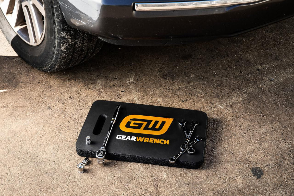 Gearwrench GWKPS 11" x 18" Ultra Comfort Kneeling Pad