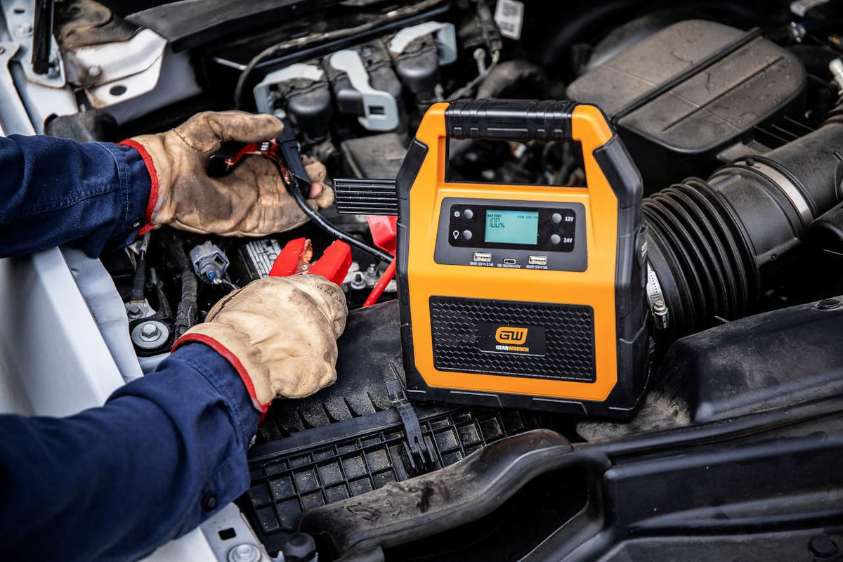 Gearwrench GWLBJ30 3000A 12V/24V Lithium Battery Jump Starter and Powerbank