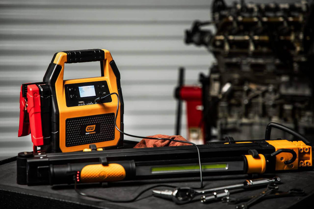 Gearwrench GWLBJ30 3000A 12V/24V Lithium Battery Jump Starter and Powerbank