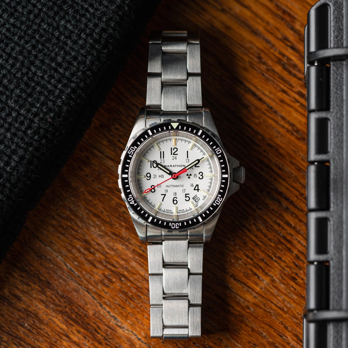 Marathon WW194026SS-0506 Arctic Edition Medium Diver's Automatic (MSAR Auto) - 36mm with Stainless Steel MA Bracelet