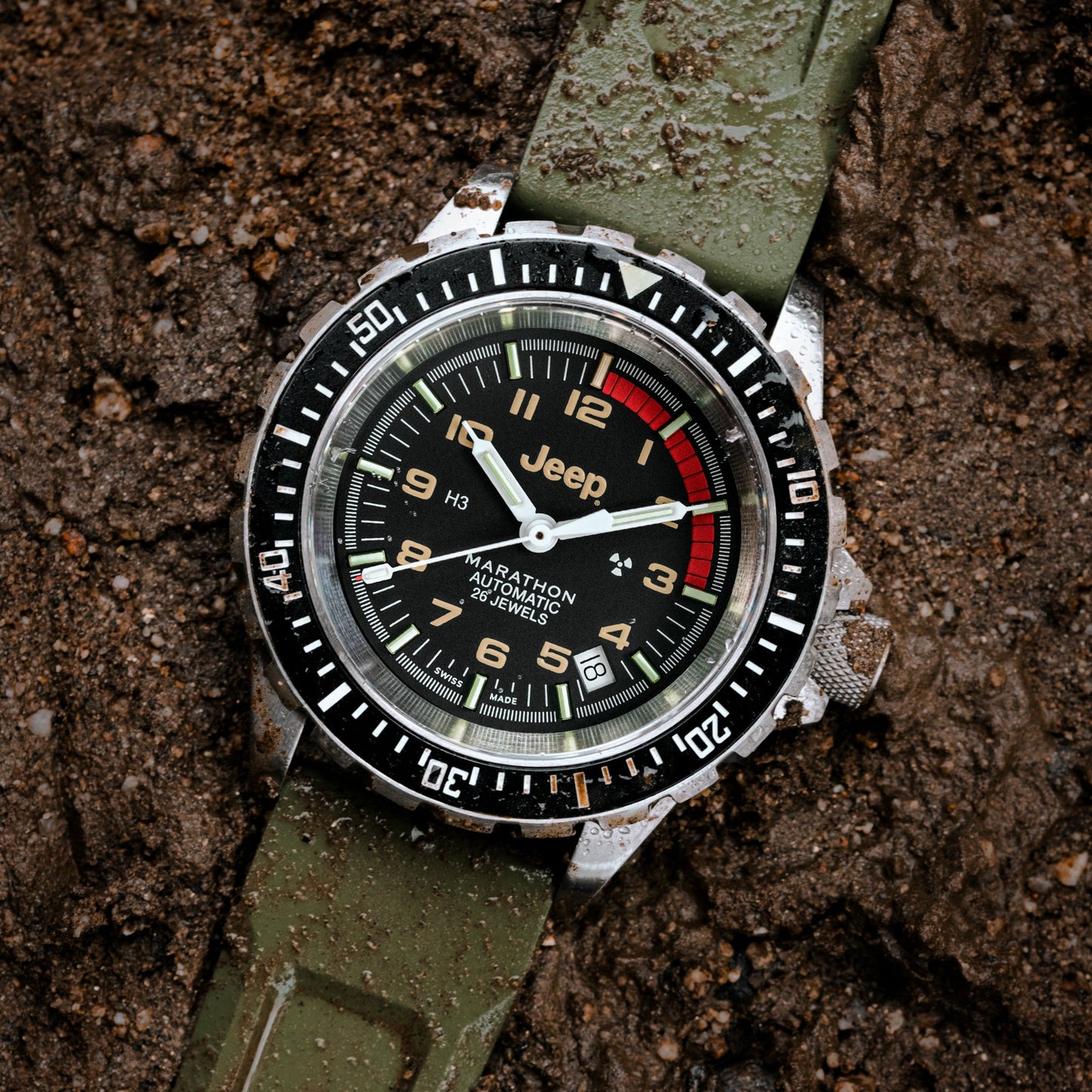 Marathon WW194006SS-4101 Large Diver's Automatic (GSAR) Jeep® x - (41mm) Black Dial / OD Green Rubber Strap