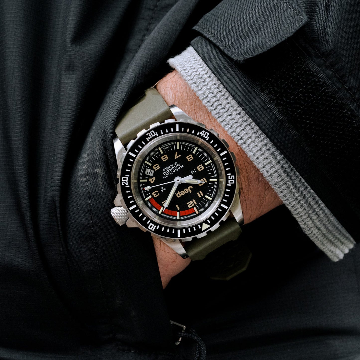 Marathon WW194006SS-4101 Large Diver's Automatic (GSAR) Jeep® x - (41mm) Black Dial / OD Green Rubber Strap