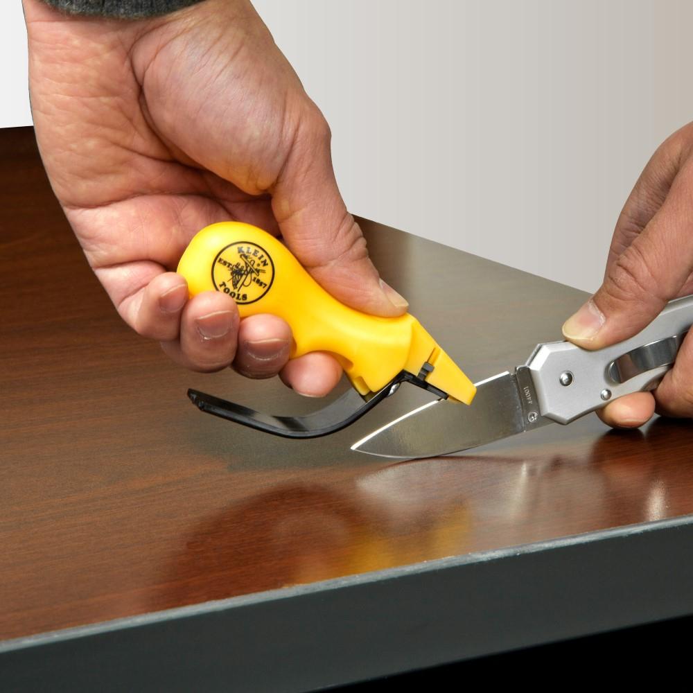 Klein Tools 48036 Combination Knife and Scissors Sharpener