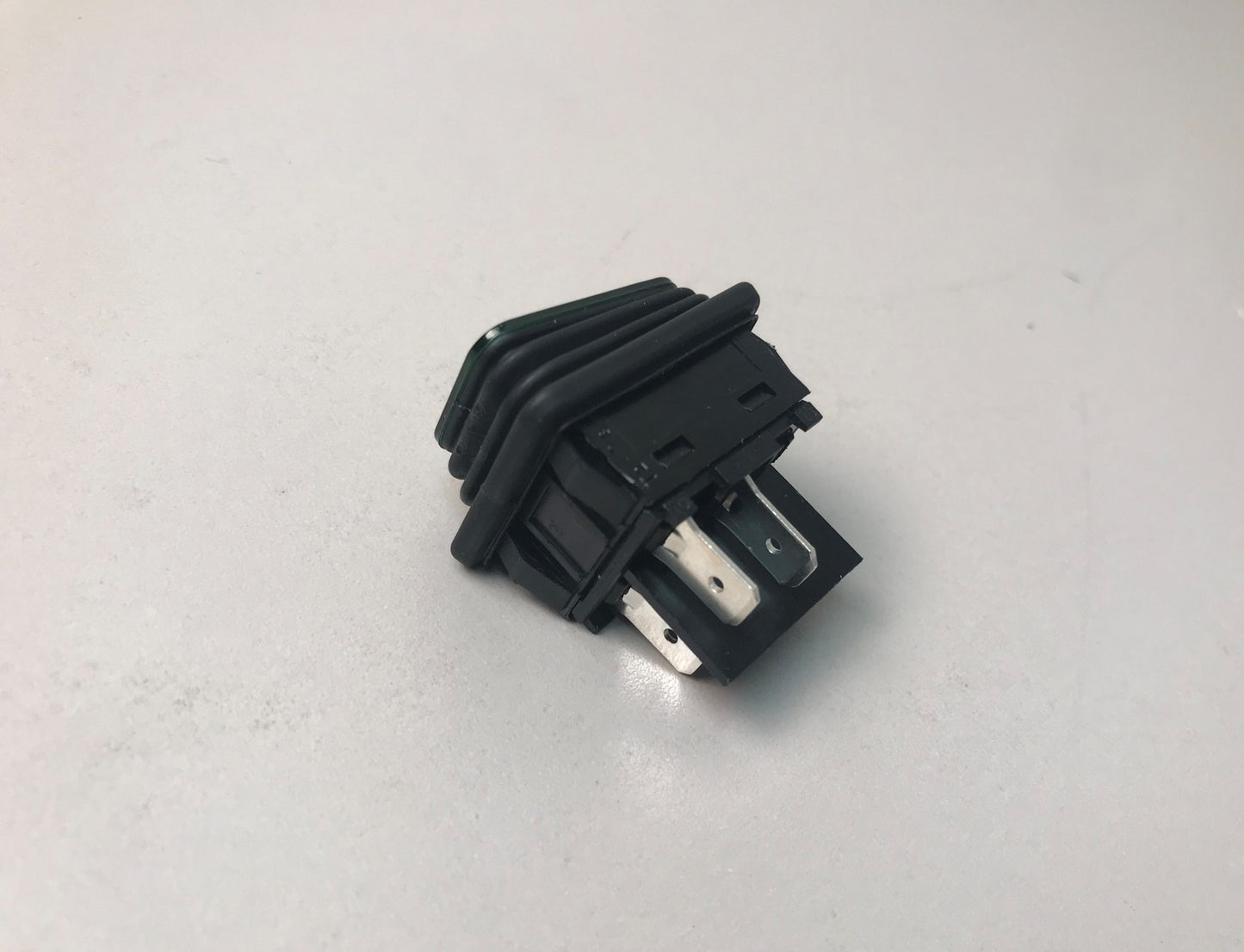 Handler P29-15 P29-15 Green Lighted On/Off Rocker Switch