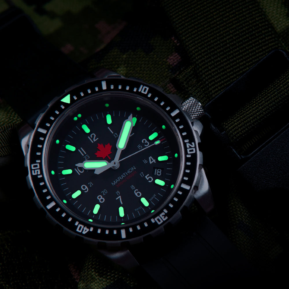 Marathon WW194018SS-0430 Jumbo Diver's Quartz (JSAR) - 46mm - Maple Leaf dial with 3 pieces Black Rubber Strap