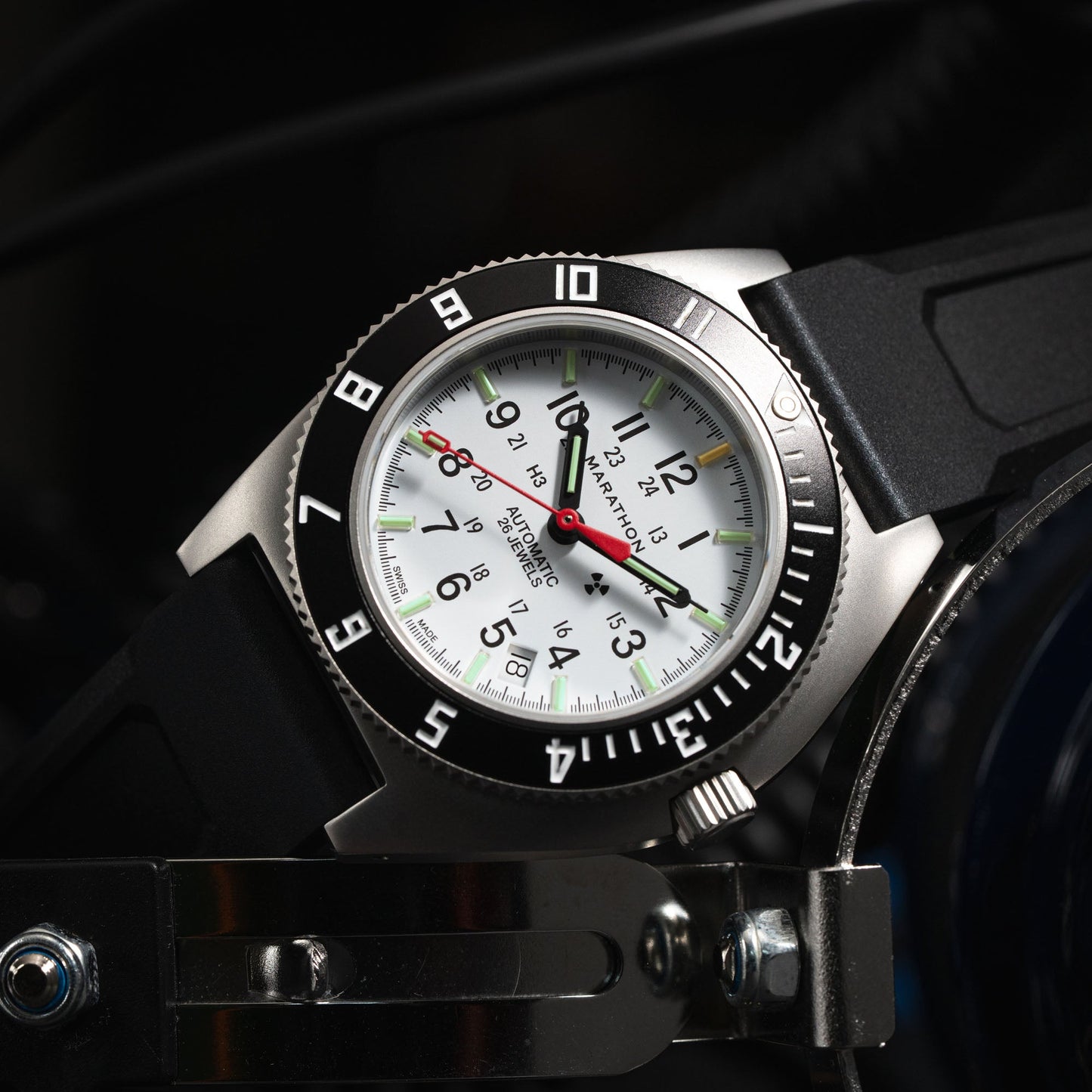 Marathon WW194030SS-0530 NAV, Date, AUTO, SAPH, ARCTIC NGM, COL: SS/BKPS 3PC Rubber Strap Kit