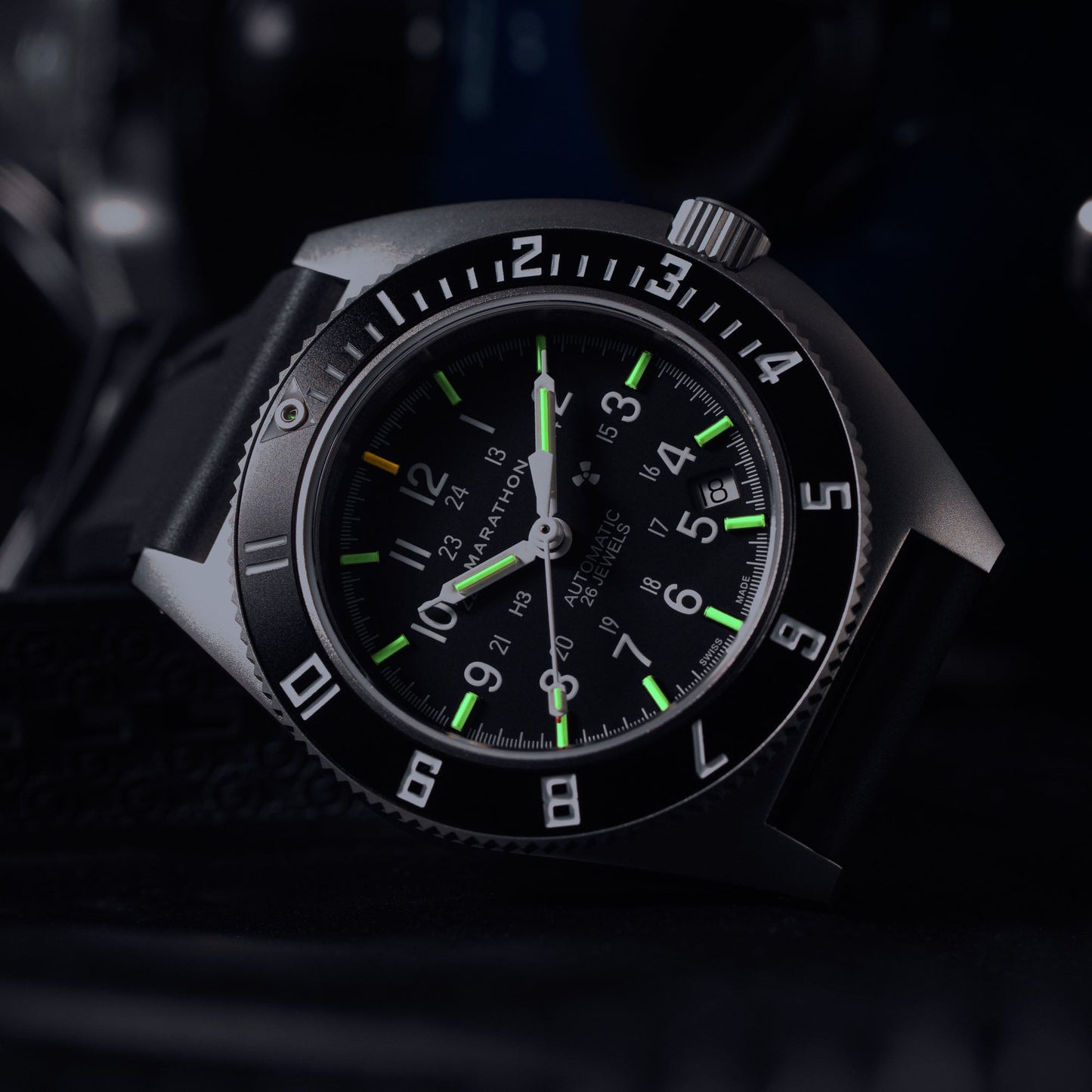 Marathon WW194030SS-0130 NAV, Date, AUTO, SAPH, NGM, COL: SS/BKPS 3PC Rubber Strap