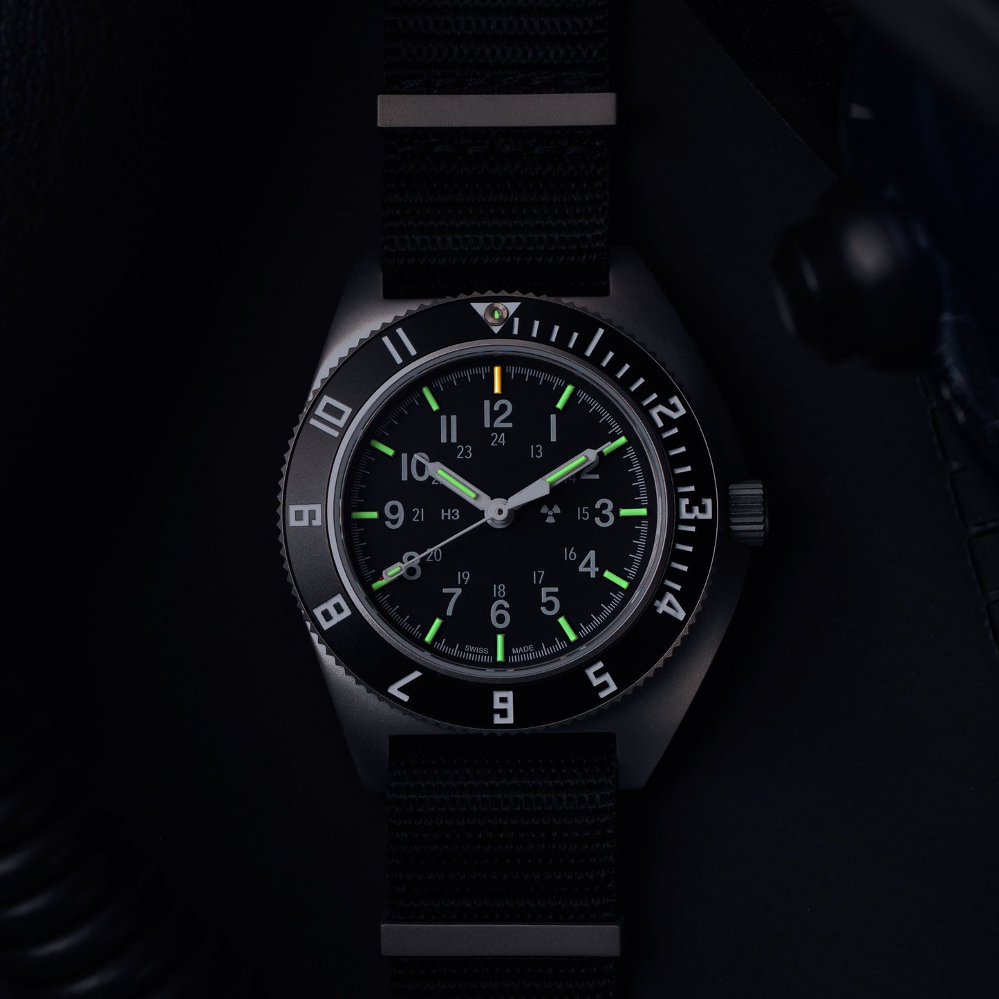 Marathon WW194029SS-0803 41mm SSNAV AUTO Standard-Issue, Tritium Pilot's Automatic, Type II, SS/BKPS DS Nylon 11"