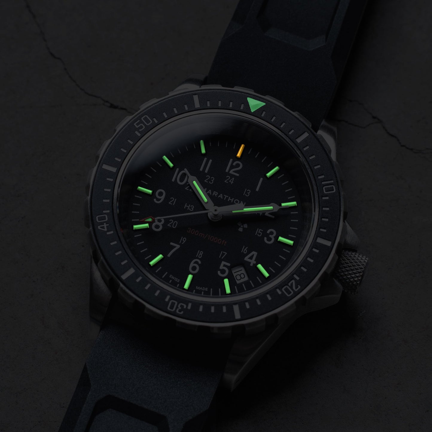 Marathon WW194007SS-0130 Large Diver's Quartz (TSAR) - 41mm with 3 pieces Black Rubber Strap