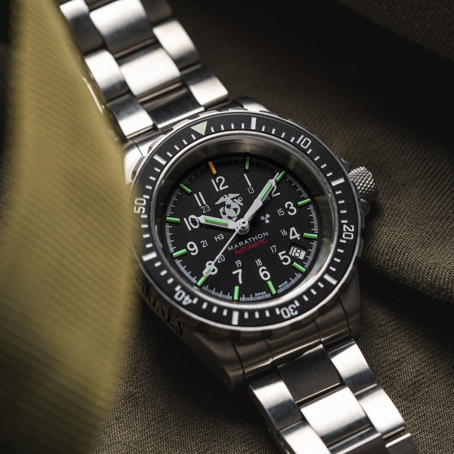 Marathon WW194006SS-0209 Large Diver's Automatic (GSAR) - 41mm - USMC with Stainless Steel MA Bracelet