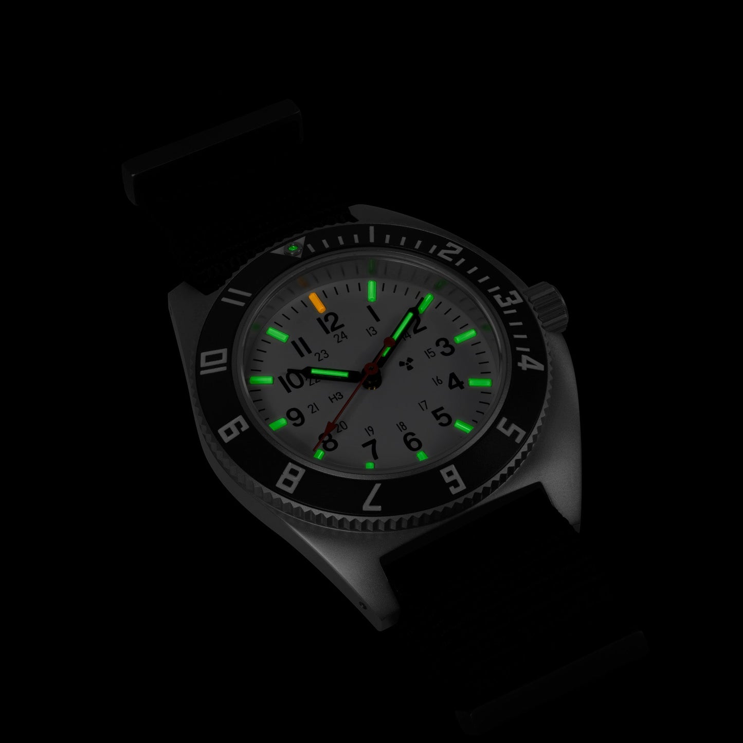 Marathon WW194001SS-0503 Arctic Edition SSNAV Steel Navigator Quartz (41mm) White Dial / Black Nylon Defstan Strap