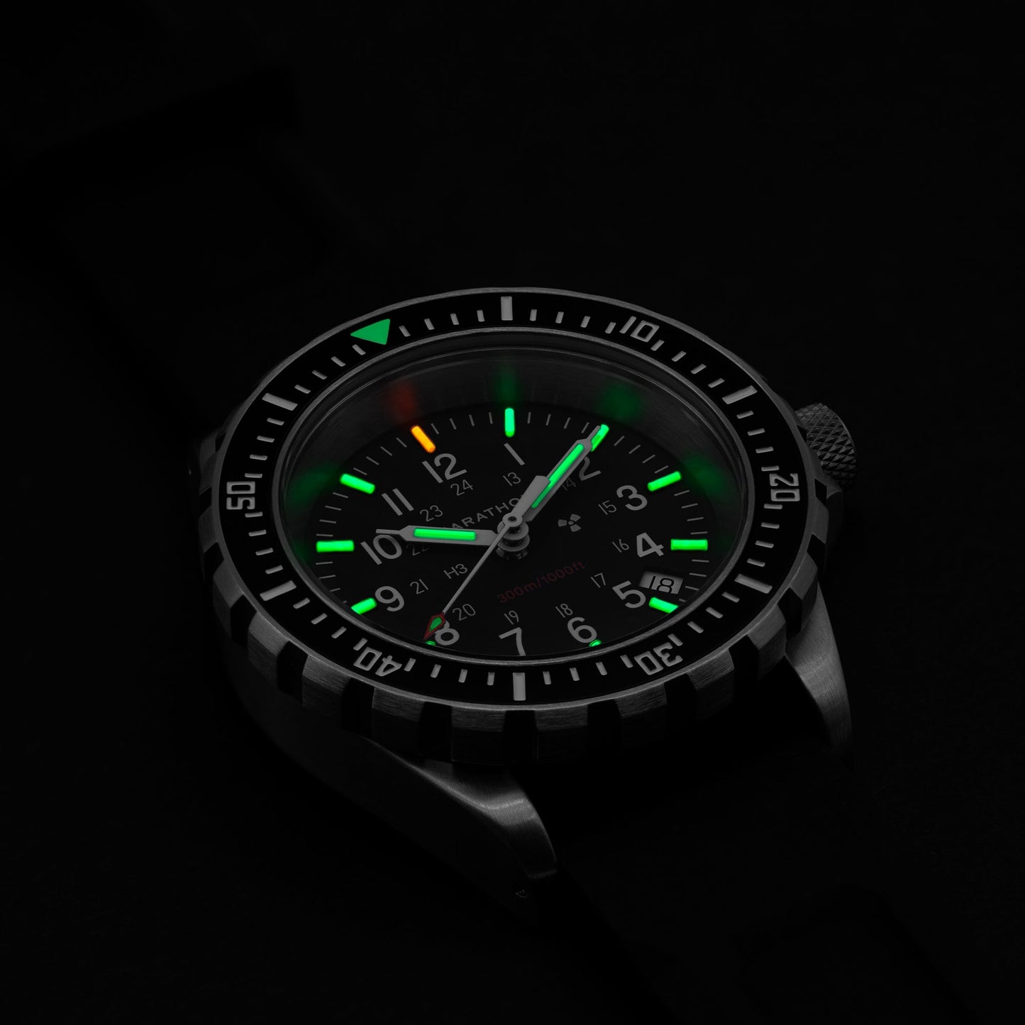 Marathon WW194007SS-0130 Large Diver's Quartz (TSAR) - 41mm with 3 pieces Black Rubber Strap