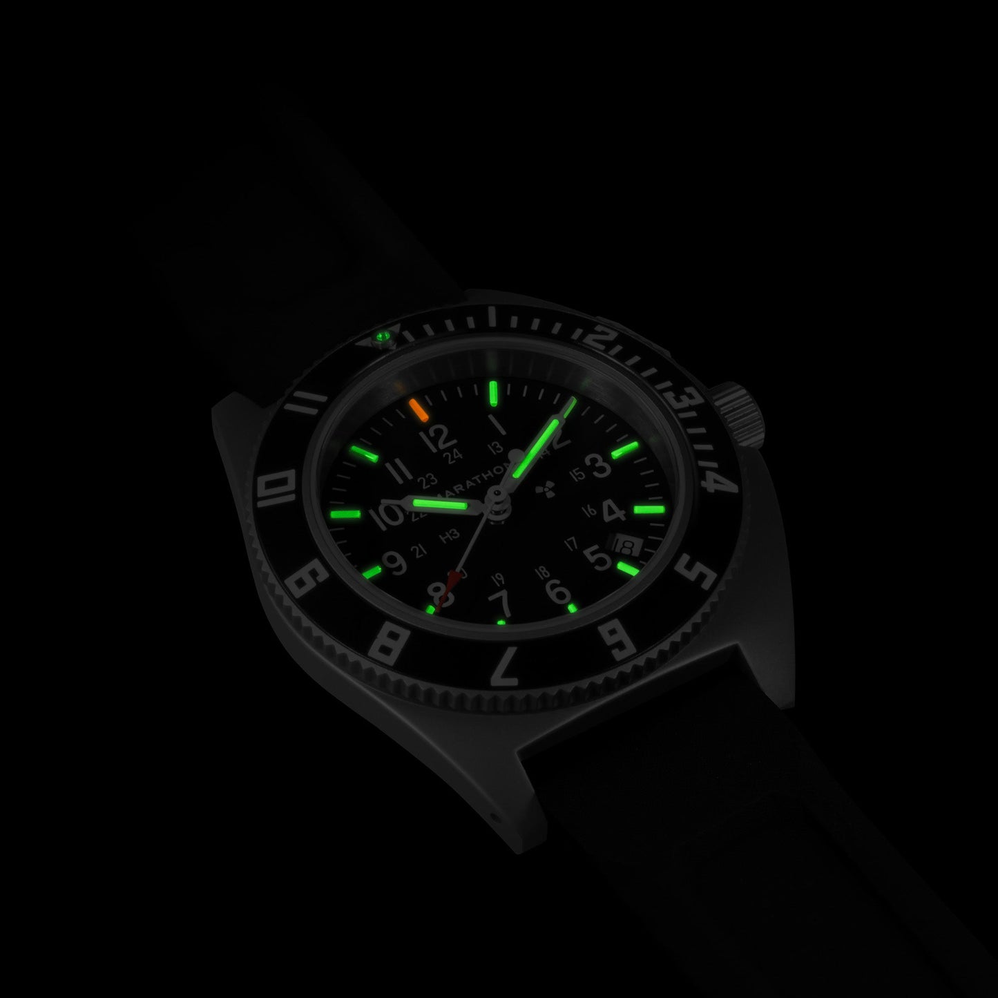Marathon WW194013SS-0130 41MM Steel Navigator W/Date (SSNAV-D) On Black 3-Piece Rubber Strap Kit