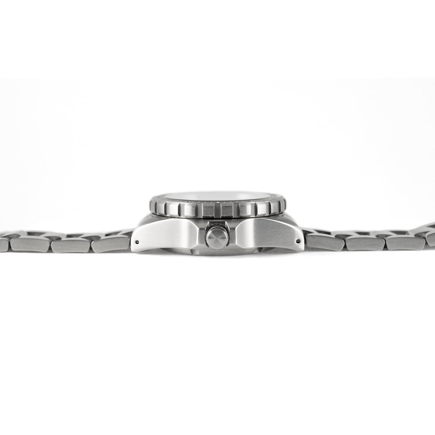 Marathon WW194018SS-0406 Jumbo Diver's Quartz (JSAR) - 46mm - Maple Leaf dial with Stainless Steel DND Bracelet