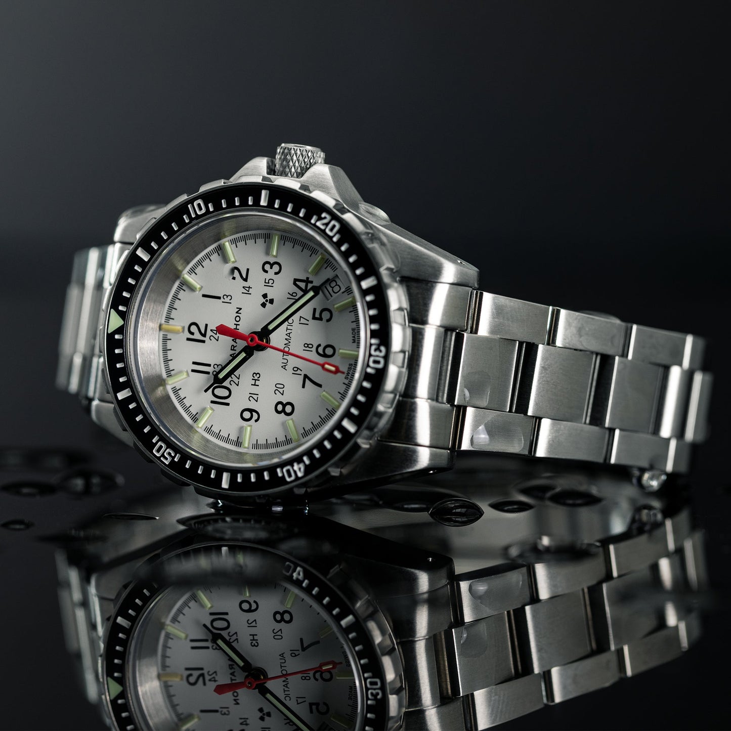 Marathon WW194026SS-0506 Arctic Edition Medium Diver's Automatic (MSAR Auto) - 36mm with Stainless Steel MA Bracelet