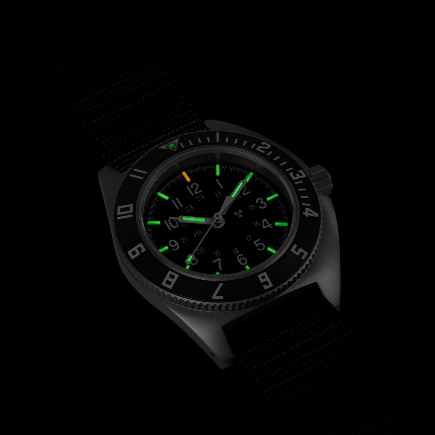 Marathon WW194029SS-0801 41mm SSNAV AUTO Standard-Issue, Tritium Pilot's Automatic, Type II, SS/BKBK Nylon Strap 11"