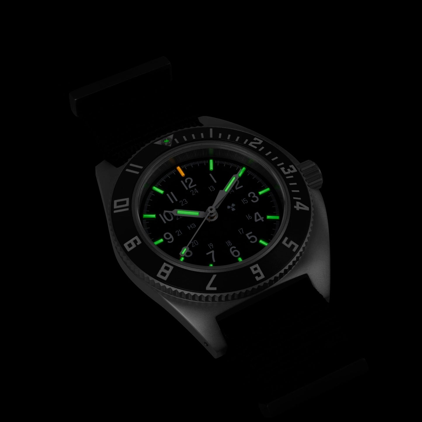 Marathon WW194029SS-0803 41mm SSNAV AUTO Standard-Issue, Tritium Pilot's Automatic, Type II, SS/BKPS DS Nylon 11"