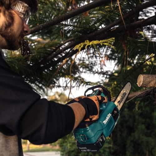 Makita XCU10SM1 18V LXT® Lithium‘Ion Brushless Cordless 12" Top Handle Chain Saw Kit (4.0 Ah)