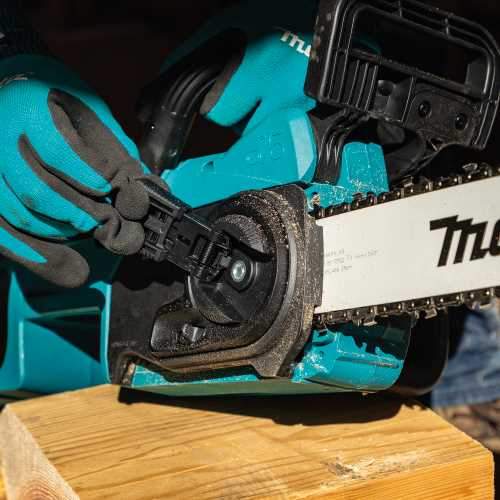 Makita XCU11SM1 18V LXT® Lithium‘Ion Brushless Cordless 14" Chain Saw Kit (4.0Ah)