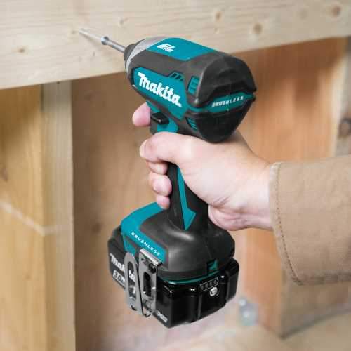 Makita XDT131 18V LXT® Lithium‘Ion Brushless Cordless Impact Driver Kit (3.0Ah)