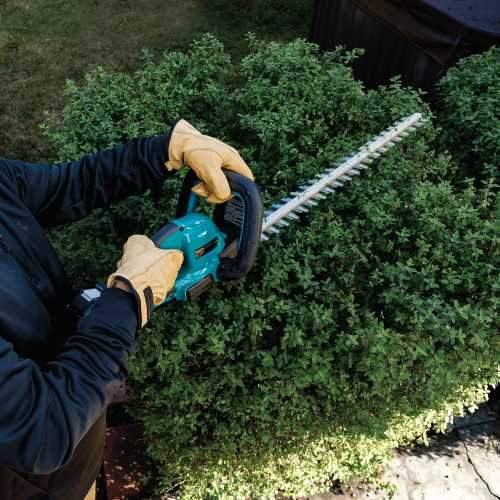 Makita XHU09M1 18V LXT® Lithium‘Ion Brushless Cordless 24" Hedge Trimmer Kit (4.0Ah)