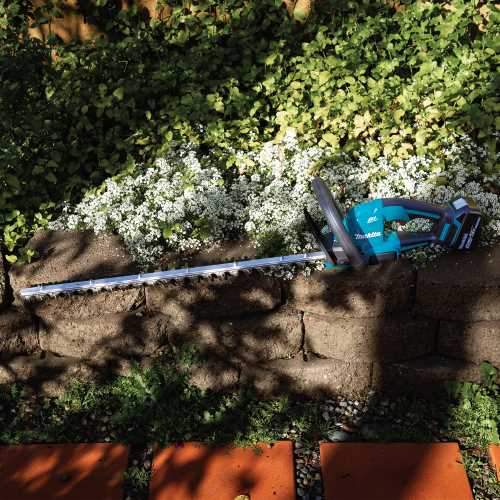 Makita XHU09M1 18V LXT® Lithium‘Ion Brushless Cordless 24" Hedge Trimmer Kit (4.0Ah)