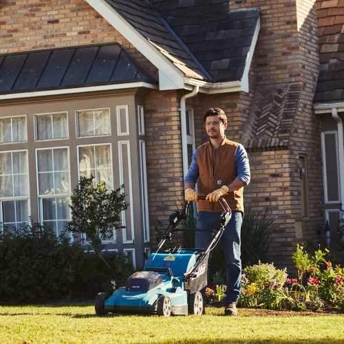 Makita XML11CT1 36V (18V X2) LXT® 21" Self‘Propelled Lawn Mower Kit with 4 Batteries (5.0Ah)