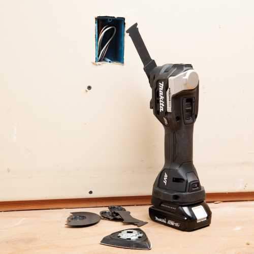 Makita XMT04R1B 18V LXT® Lithium‘Ion Sub‘Compact Brushless Cordless StarlockMax® Oscillating Multi‘Tool Kit (2.0Ah)