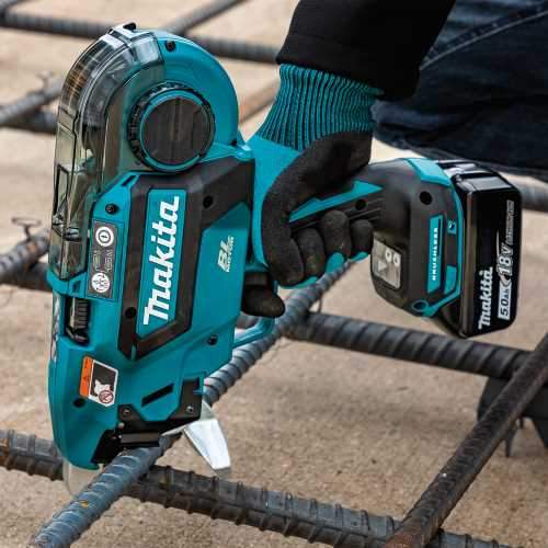 Makita XRT02TK 18V LXT® Lithium‘Ion Brushless Cordless Deep Capacity Rebar Tying Tool Kit (5.0Ah)