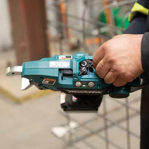 Makita XRT02TK 18V LXT® Lithium‘Ion Brushless Cordless Deep Capacity Rebar Tying Tool Kit (5.0Ah)