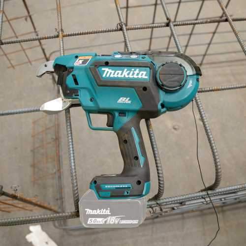 Makita XRT02ZK 18V LXT® Lithium‘Ion Brushless Cordless Deep Capacity Rebar Tying Tool, Tool Only