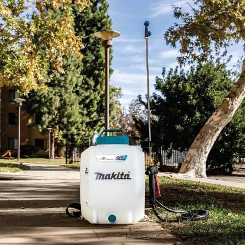 Makita XSU01SM1 18V LXT® Lithium‘Ion Cordless 2.6 Gallon Backpack Sprayer Kit (4.0Ah)