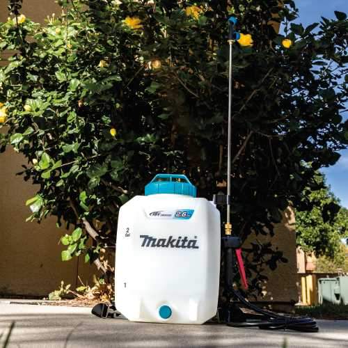 Makita XSU01SM1 18V LXT® Lithium‘Ion Cordless 2.6 Gallon Backpack Sprayer Kit (4.0Ah)