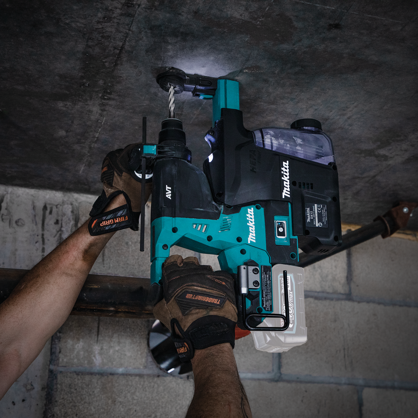 Makita GRH01ZW 40V max XGT® Brushless Cordless 1‘1/8" SDS‘PLUS AVT® Rotary Hammer w/ Dust Extractor, AFT®, AWS® Capable, Tool Only