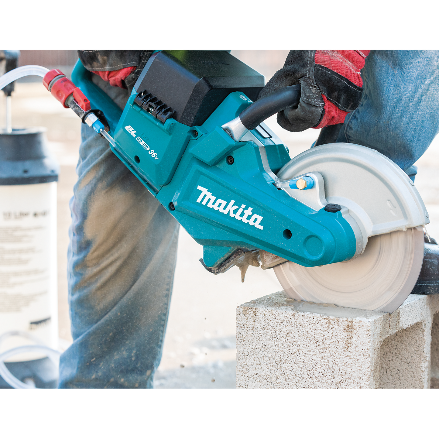 Makita XEC01PT1 36V (18V X2) LXT® Brushless 9" Power Cutter Kit, with AFT®, Electric Brake, 4 Batteries (5.0 Ah)