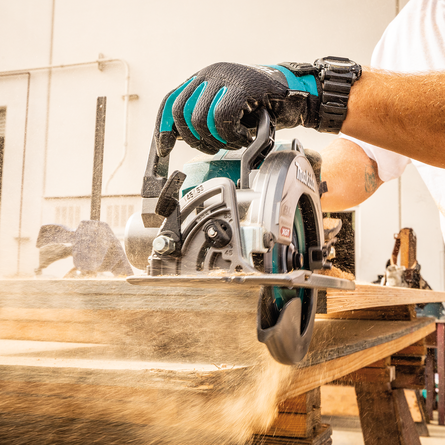 Makita GSR01M1 40V max XGT® Brushless Cordless Rear Handle 7‘1/4 Circular Saw Kit (4.0Ah)