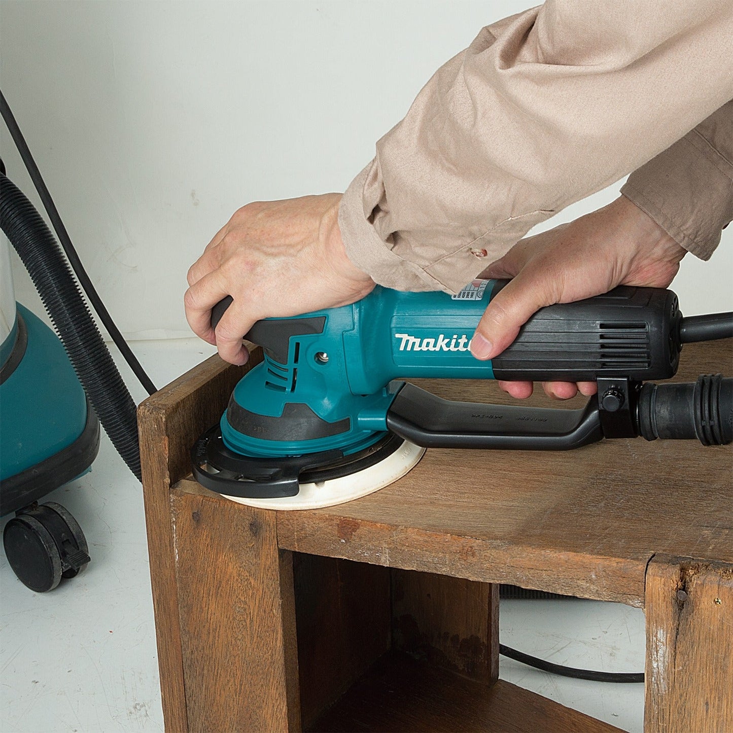 Makita BO6050J 6" Random Orbit Sander