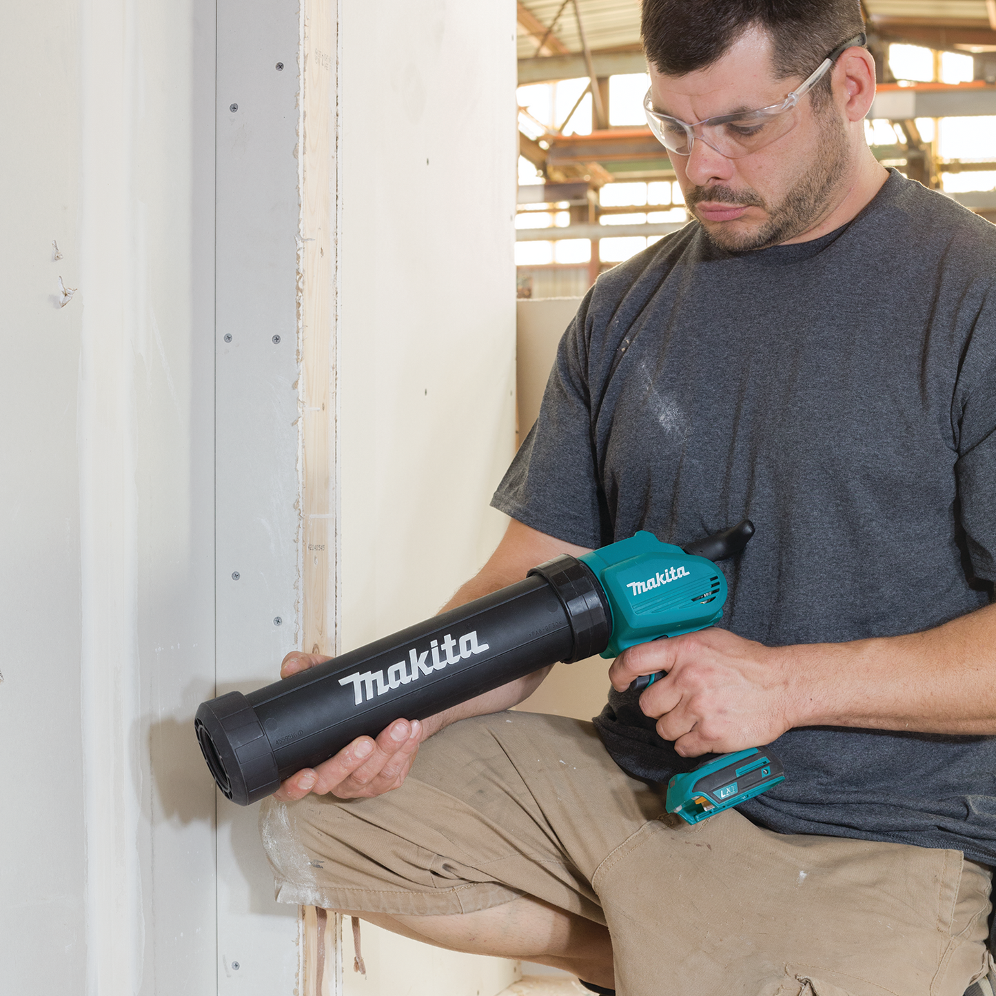 Makita XGC01ZC 18V LXT® Lithium‘Ion Cordless 29 oz. Caulk and Adhesive Gun, Tool Only