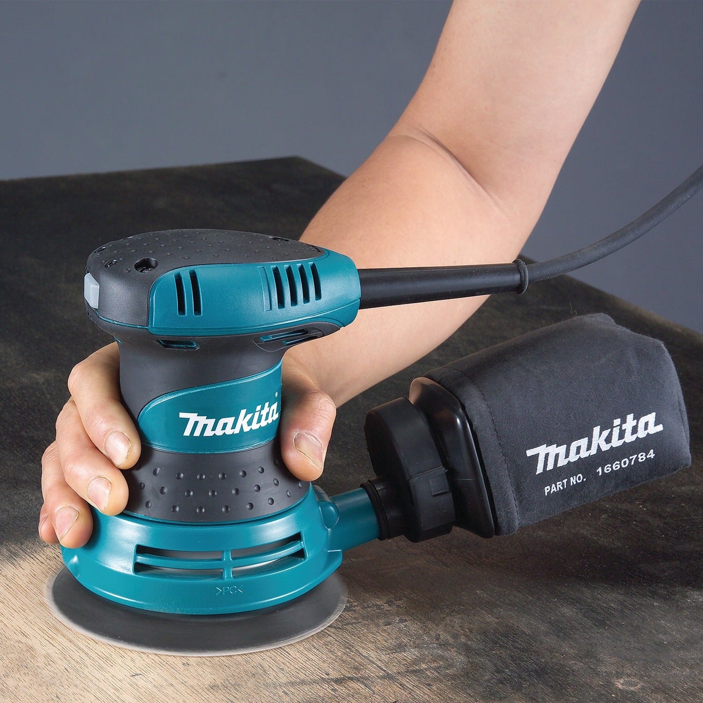 Makita BO5030K 5" Random Orbit Sander, with Tool Case