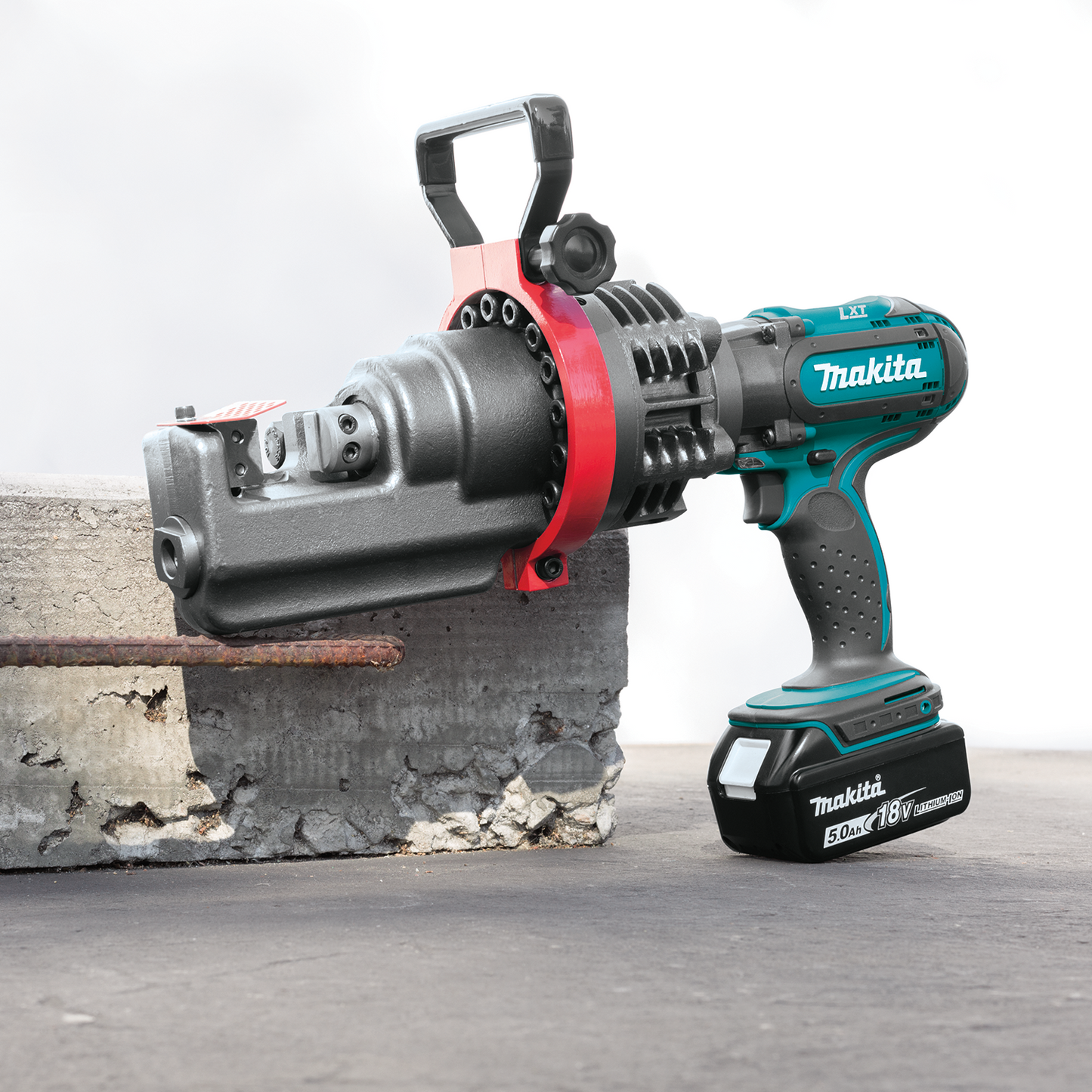 Makita XCS01T1 18V LXT® Lithium‘Ion Cordless Rebar Cutter Kit (5.0Ah)