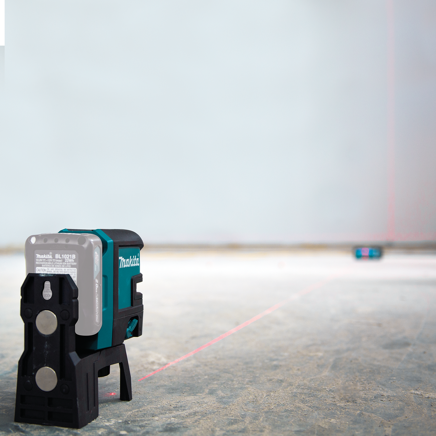 Makita SK106DZ 12V max CXT® Lithium‘Ion Cordless Self‘Leveling Cross‘Line/4‘Point Red Beam Laser, Tool Only