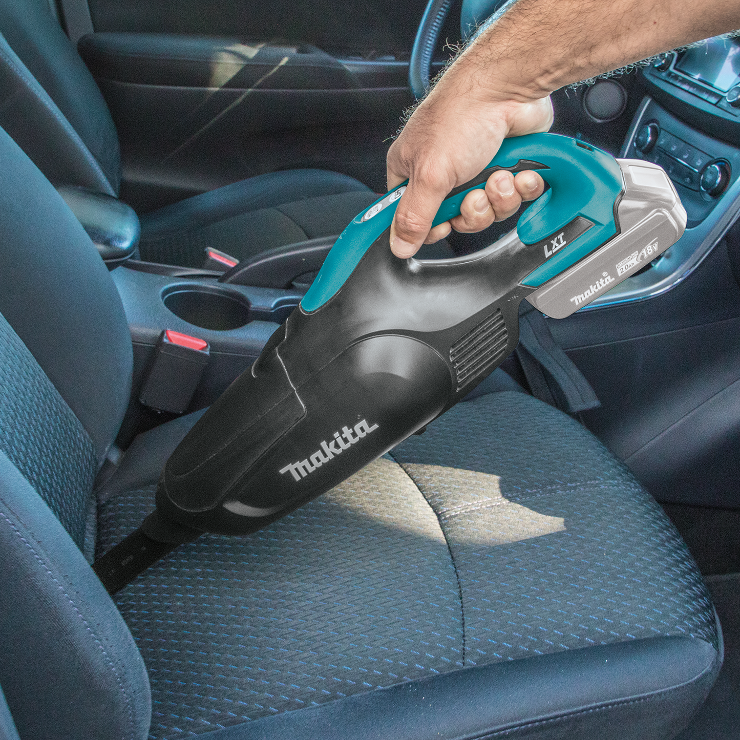 Makita XLC01ZB 18V LXT® Lithium‘ion Cordless Vacuum, Tool Only