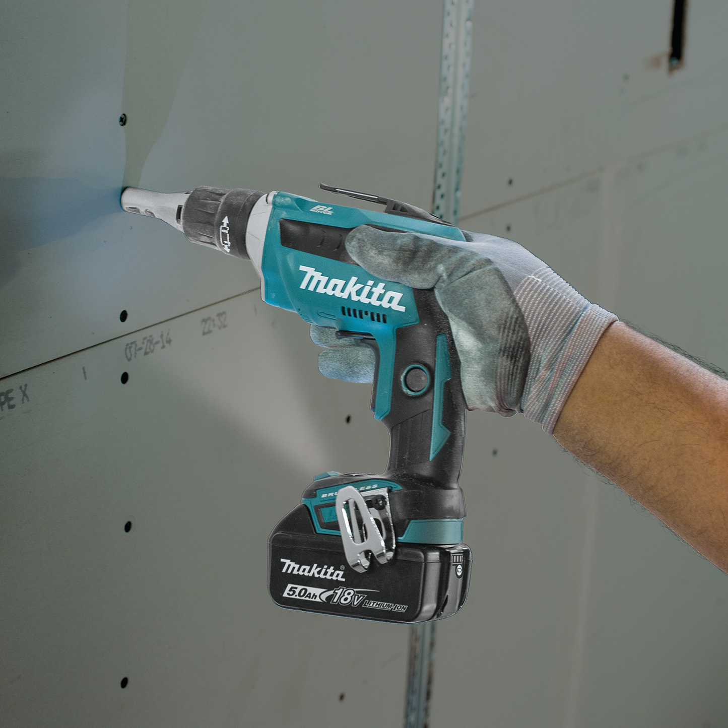 Makita XT255TX2 18V LXT® Lithium‘Ion Cordless 2‘Pc. Combo Kit with Collated Autofeed Screwdriver Magazine (5.0Ah)