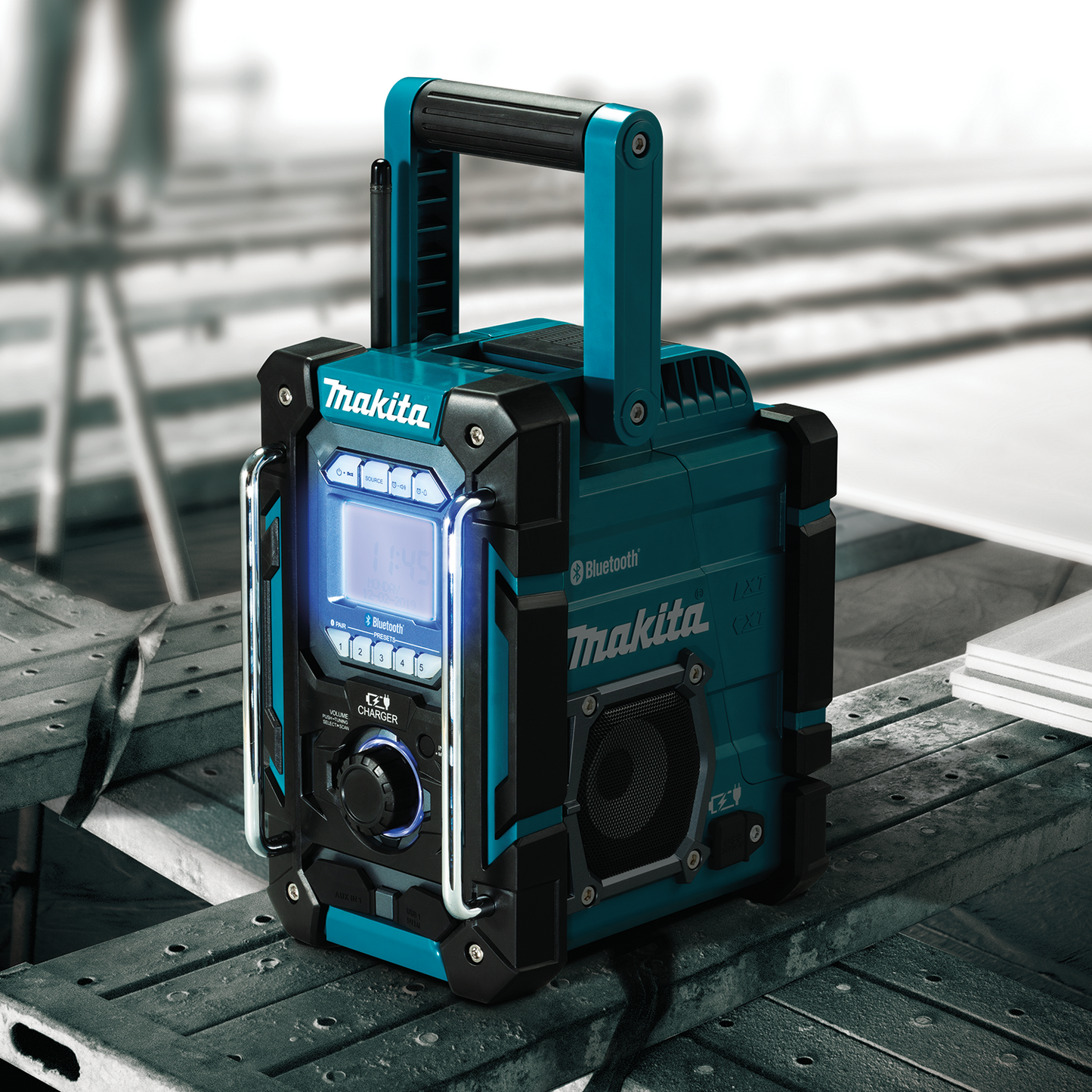 Makita XRM10 18V Lxt® / 12V Max Cxt® Lithiumion Cordless Bluetooth® Job Site Charger / Radio, Tool Only