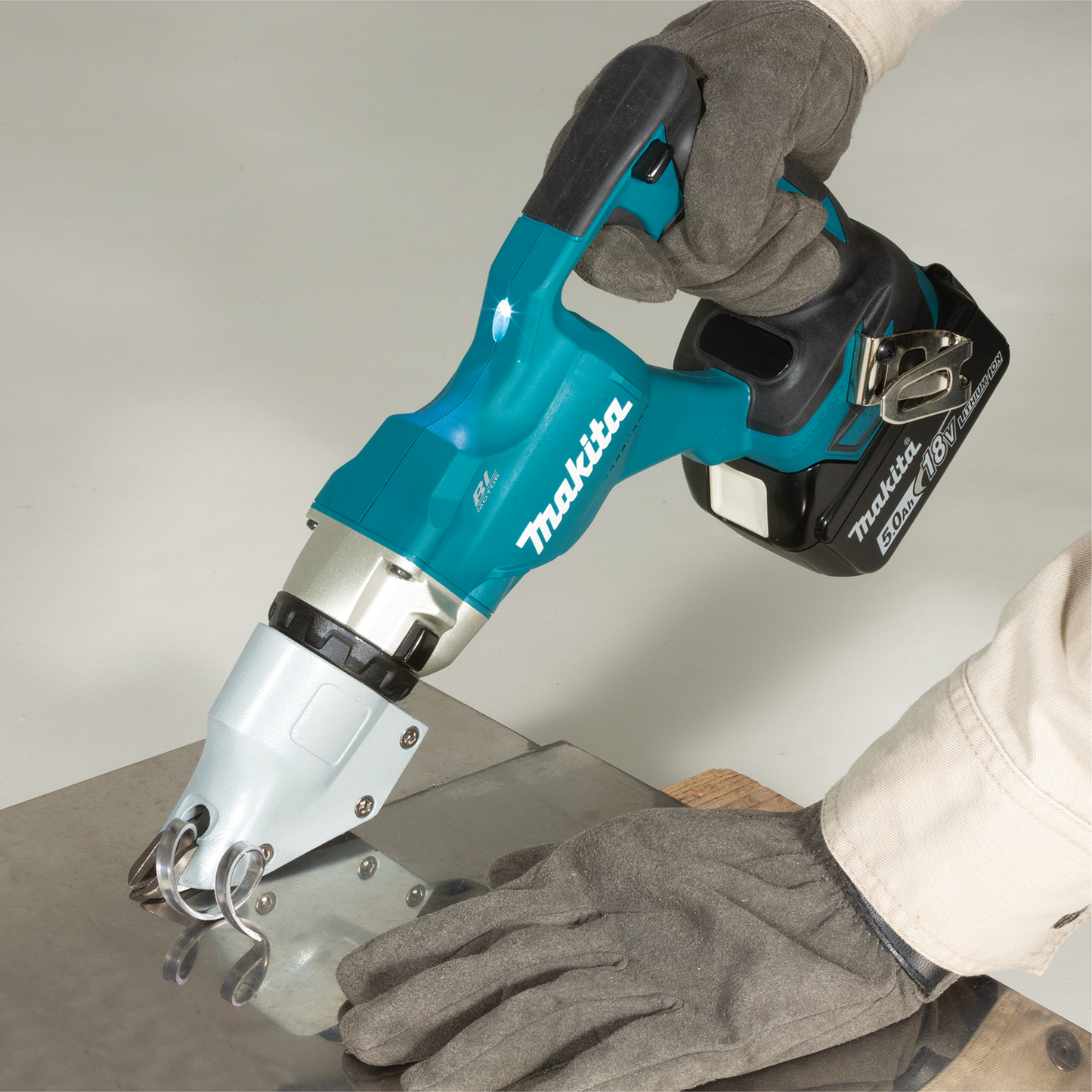 Makita XSJ03T 18V LXT® Lithium‘Ion Brushless Cordless 14 Gauge Straight Shear Kit (5.0Ah)