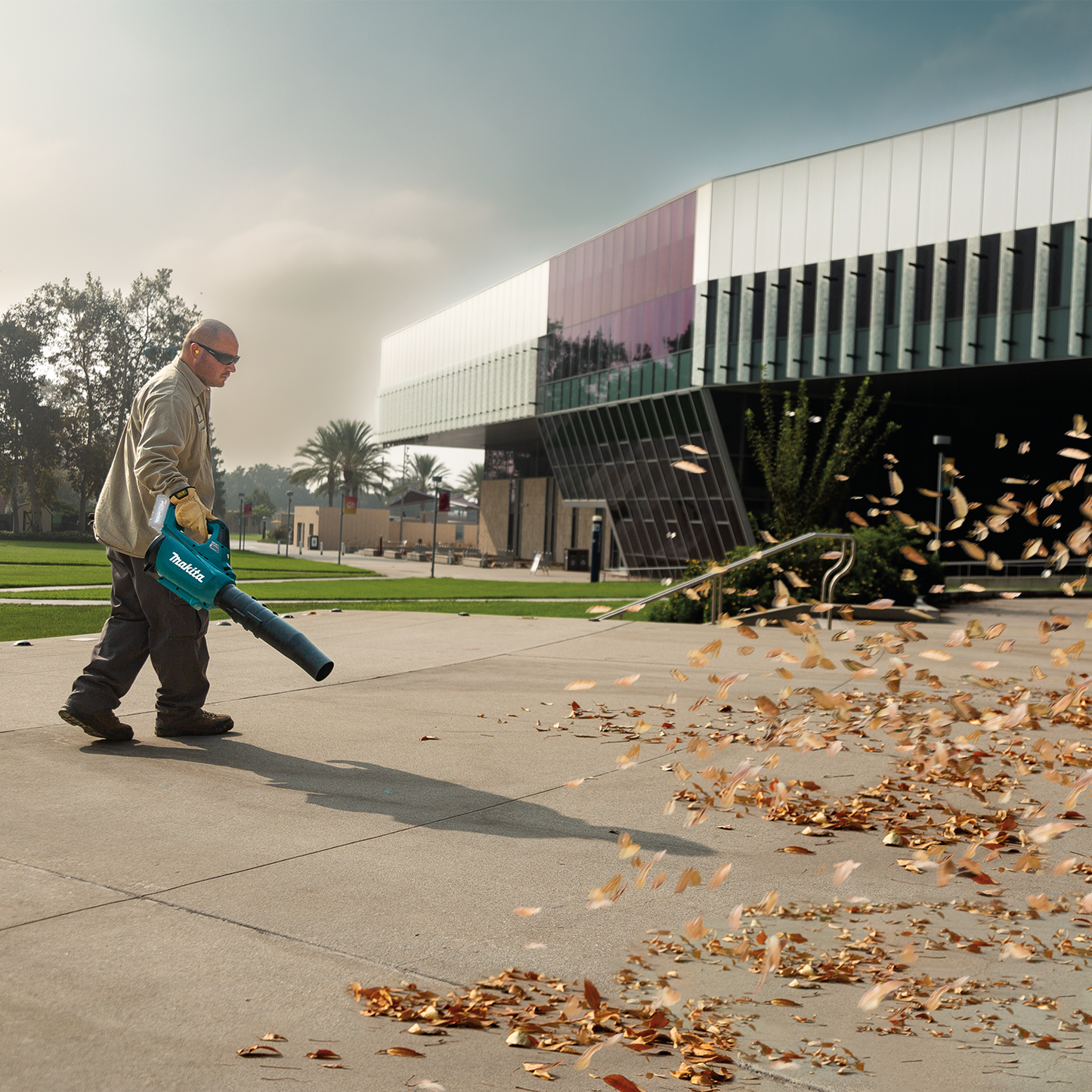 Makita GBU01Z 40V max XGT® Brushless Cordless Blower, Tool Only