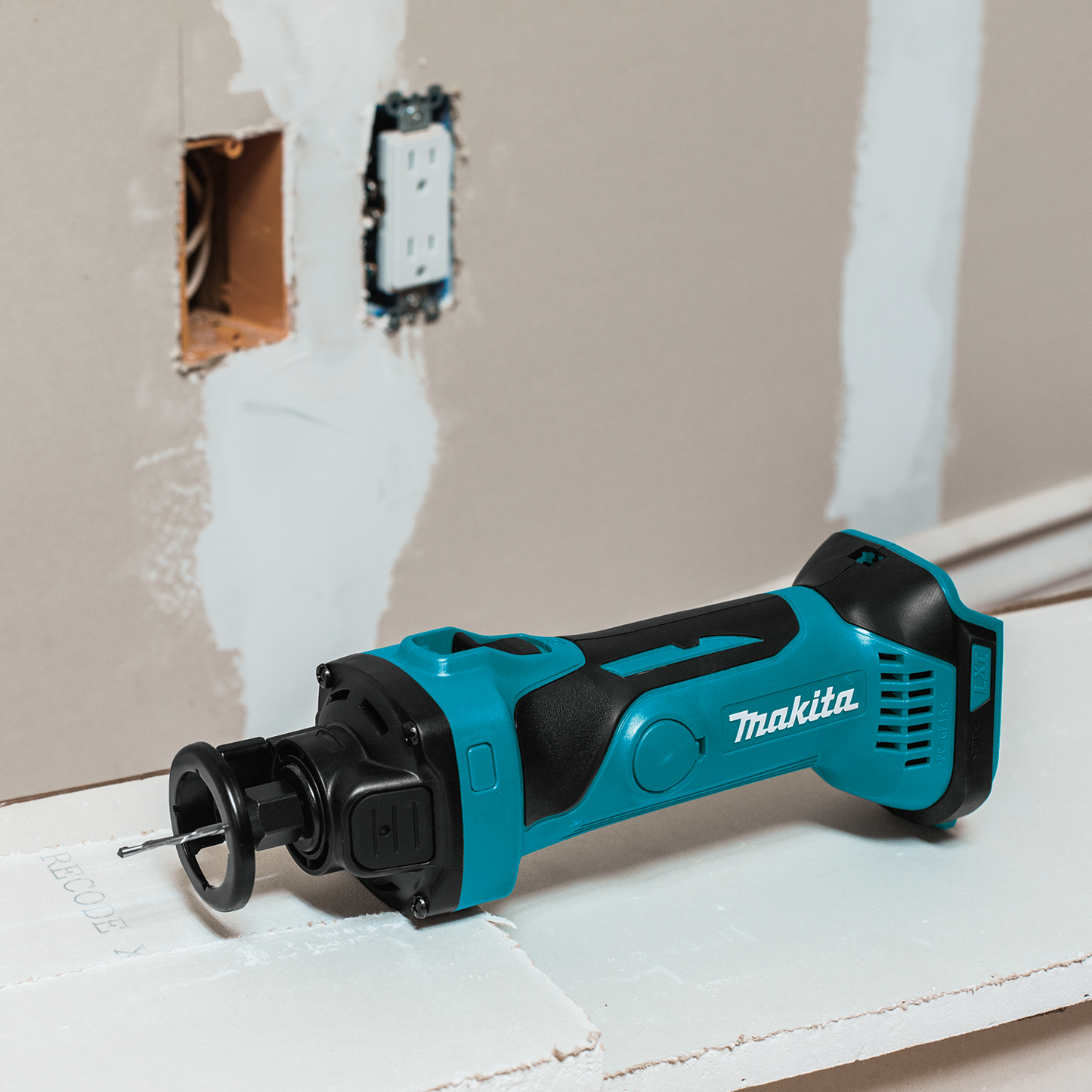 Makita XOC01Z 18V LXT® Lithium‘Ion Cordless Cut‘Out Tool, Tool Only