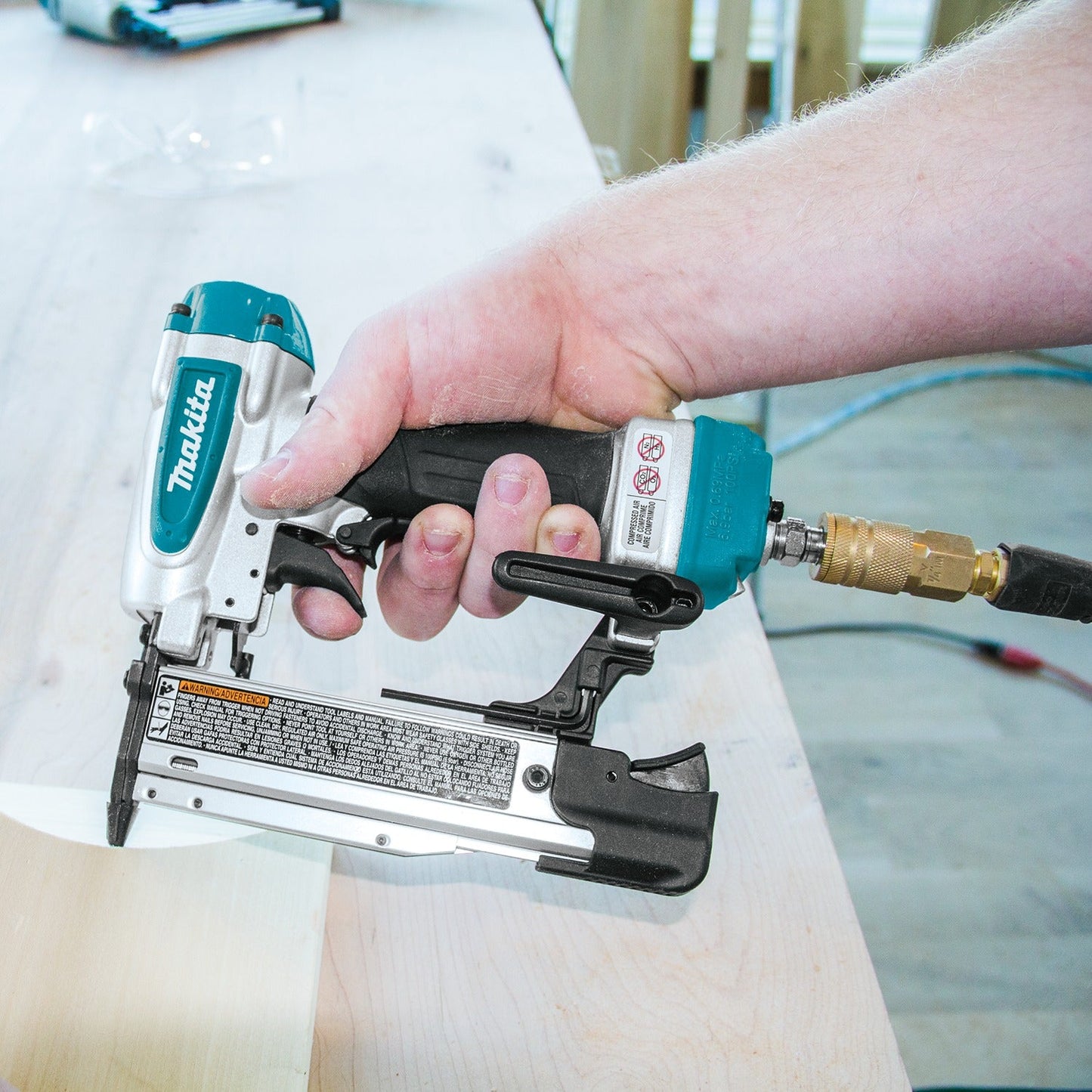 Makita AF353 23 Gauge, 1˜3/8" Pin Nailer