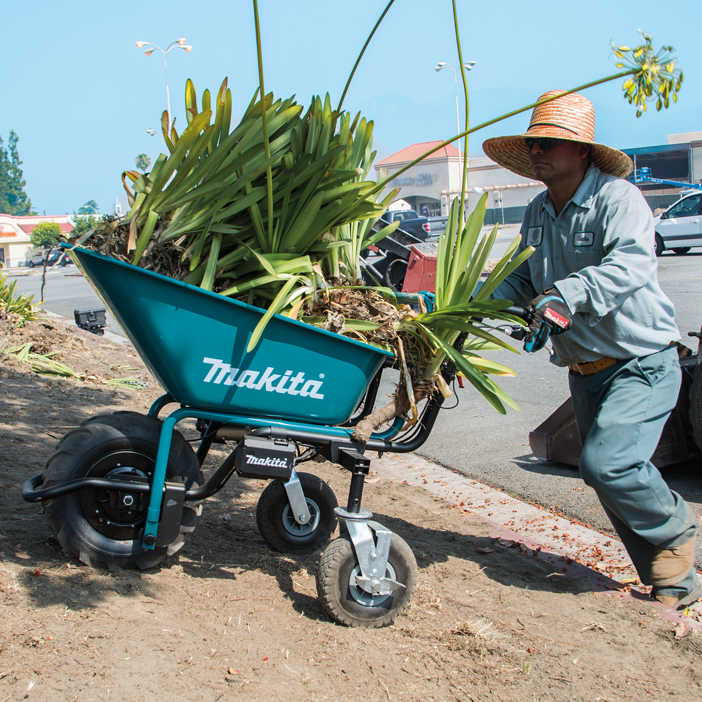 Makita XUC01PTX1 18V X2 LXT® Brushless Cordless Power‘Assisted Wheelbarrow Kit (5.0Ah)