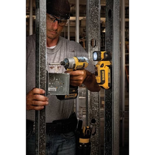 Dewalt DCL044 20V Max* Led Handheld Work Light